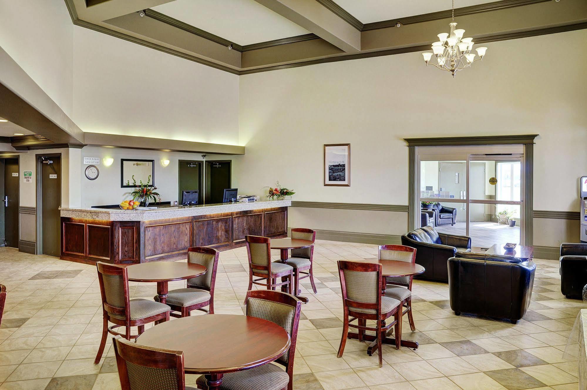 Nova Inn Peace River Экстерьер фото